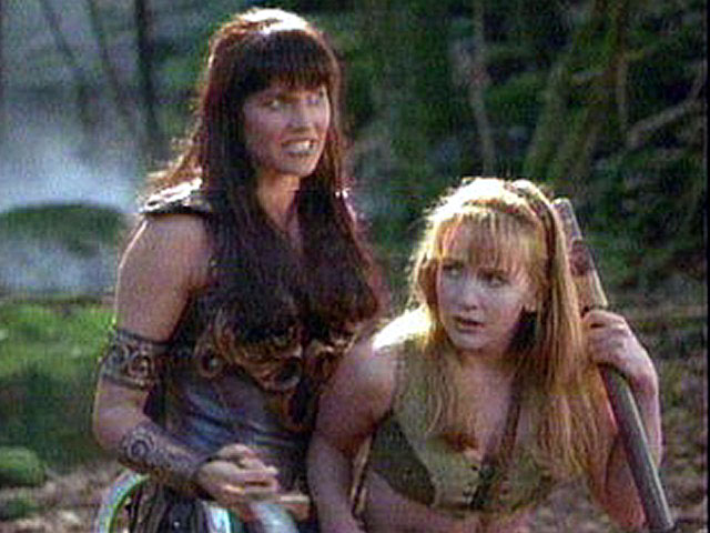 Xena Photo Club June 2006~Lucy Lawless&ROC~Searching Gabrielle's Hope from Cliff